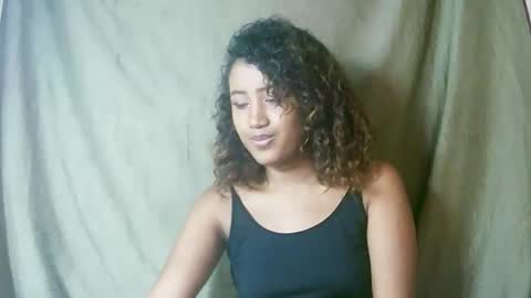 Liana9794 online show from May 17, 12:15 pm