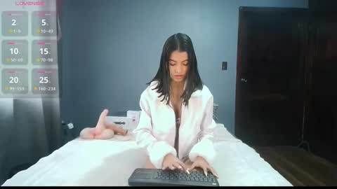 LiaOrtiz online show from January 19, 8:30 pm