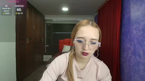 Lia Roberts online show from December 28, 12:03 pm