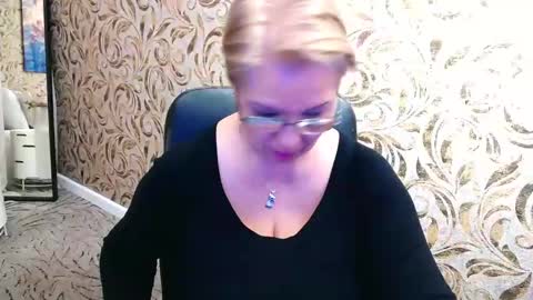 Snapshot of libely chatting on December 6, 10:05 am Libely online show from December 6, 10:05 am