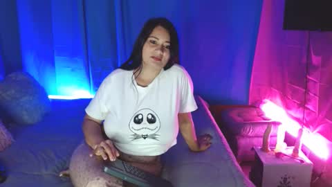 Isa online show from November 28, 11:52 pm