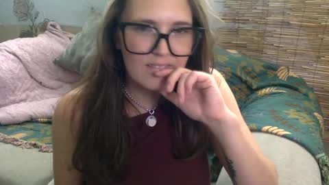 Synthia online show from July 7, 4:32 pm