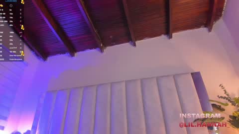 Snapshot of lil_hanna18 chatting on December 18, 11:34 am Hanna online show from December 18, 11:34 am