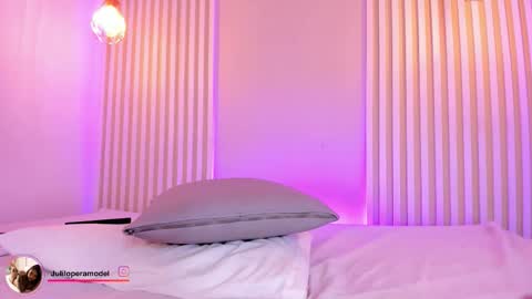 L I L A   online show from December 15, 3:56 am