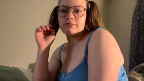 lilaccandy online show from November 14, 2:33 am