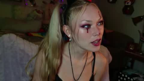 LilSquirt online show from December 2, 8:33 pm