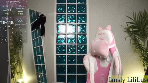 Snapshot of lili_01 chatting on February 1, 12:26 pm Lili online show from February 1, 12:26 pm