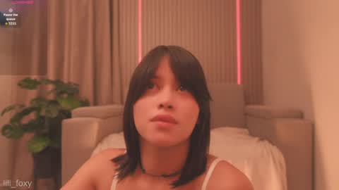 lili online show from May 11, 12:40 pm