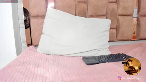 LILIAN  online show from March 13, 8:54 pm