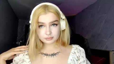 Nana online show from February 28, 3:44 pm