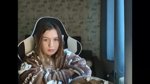 liliawoolf online show from April 22, 1:52 pm