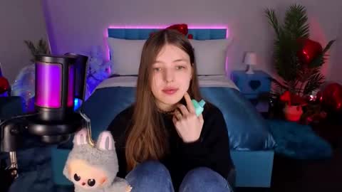 Lili Bakery online show from February 14, 3:30 am