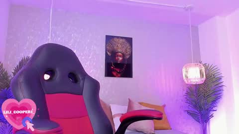 Snapshot of lilicooper_ chatting on January 6, 5:27 pm Lili Cooper online show from January 6, 5:27 pm