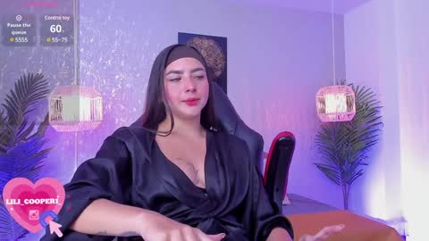 Snapshot of lilicooper_ chatting on January 14, 8:59 pm Lili Cooper online show from January 14, 8:59 pm