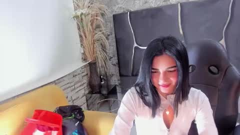 Lilifut  online show from December 18, 1:10 am