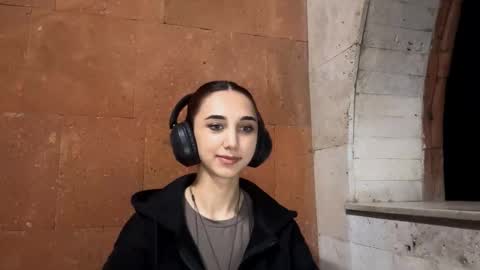 Lina online show from September 11, 10:10 pm