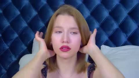 LiliLinn online show from October 13, 6:16 am