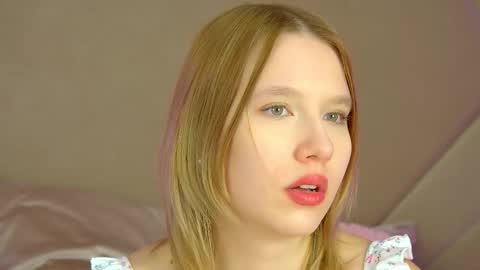 LiliLinn online show from November 7, 8:09 am