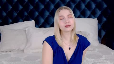 LiliLinn online show from January 14, 4:47 am