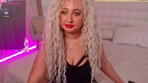 Lilit online show from December 18, 4:45 pm