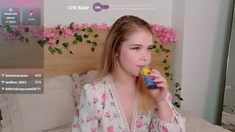 Snapshot of lilith_bonheur chatting on September 28, 9:42 pm Lilith Bonheur online show from September 28, 9:42 pm