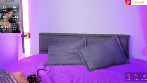 Lili petit  online show from July 8, 2:19 pm