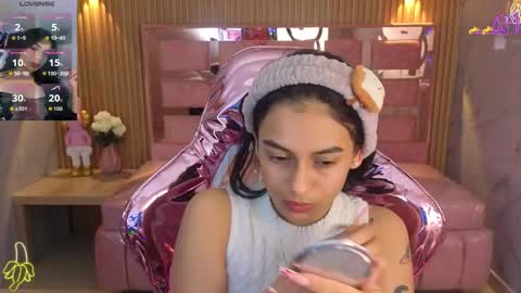 Snapshot of lilith_petit_sub chatting on October 30, 3:31 am Lilith  online show from October 30, 3:31 am