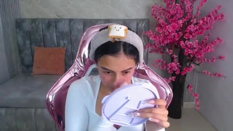 Snapshot of lilith_petit_sub chatting on January 24, 1:03 pm Lilith  online show from January 24, 1:03 pm