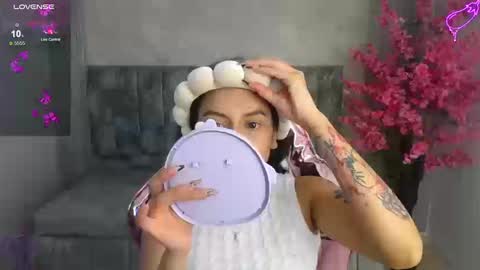 Snapshot of lilith_petit_sub chatting on September 12, 8:38 pm Lilith  online show from September 12, 8:38 pm