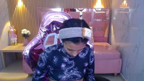 Snapshot of lilith_petit_sub chatting on March 6, 2:51 am Lilith  online show from March 6, 2:51 am