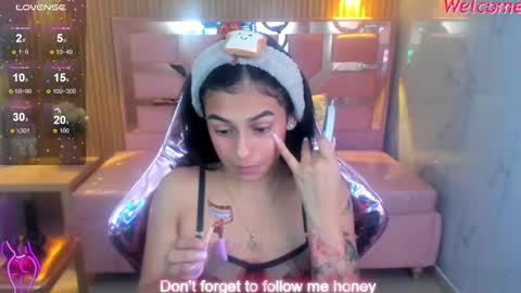 Snapshot of lilith_petit_sub chatting on March 1, 2:02 pm Lilith  online show from March 1, 2:02 pm