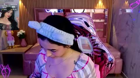 Snapshot of lilith_petit_sub chatting on October 16, 4:15 am Lilith  online show from October 16, 4:15 am