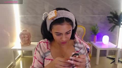 Snapshot of lilith_petit_sub chatting on February 23, 2:56 am Lilith  online show from February 23, 2:56 am