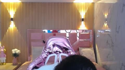 Snapshot of lilith_petit_sub chatting on February 24, 12:57 pm Lilith  online show from February 24, 12:57 pm