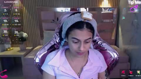 Snapshot of lilith_petit_sub chatting on February 7, 1:11 pm Lilith  online show from February 7, 1:11 pm