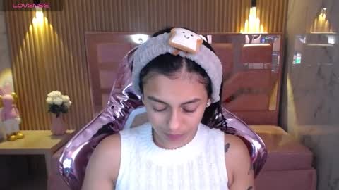 Snapshot of lilith_petit_sub chatting on February 5, 1:00 pm Lilith  online show from February 5, 1:00 pm