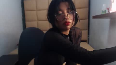 Snapshot of lilith_sexy19 chatting on September 10, 6:52 pm Lilith online show from September 10, 6:52 pm