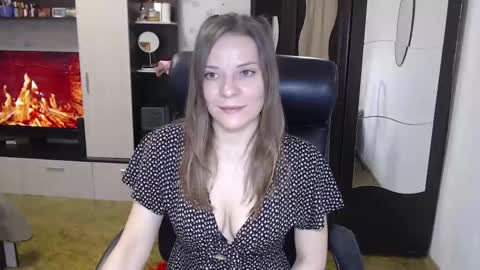 lilith small21 online show from March 4, 9:07 am