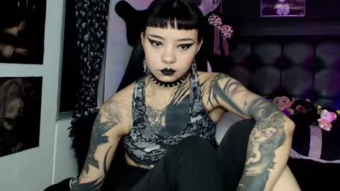   online show from February 4, 10:34 pm