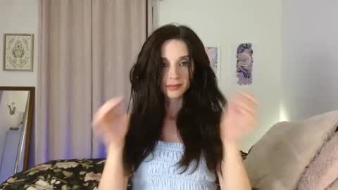 Snapshot of lillian_rose chatting on September 16, 3:47 am Lillian Rose online show from September 16, 3:47 am