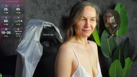 lillian_white1 online show from February 23, 1:28 am