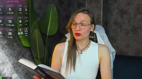 lillian_white1 online show from May 28, 1:58 am