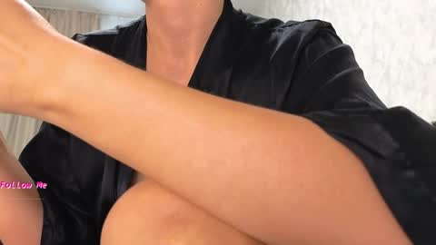 Lara Angel online show from May 11, 9:55 am