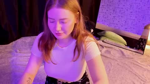lillie_berry online show from November 8, 5:23 am