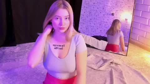 lillie_berry online show from November 14, 4:56 am