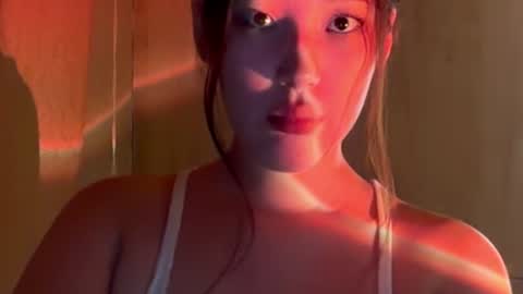 lillie_sun online show from August 3, 10:59 pm