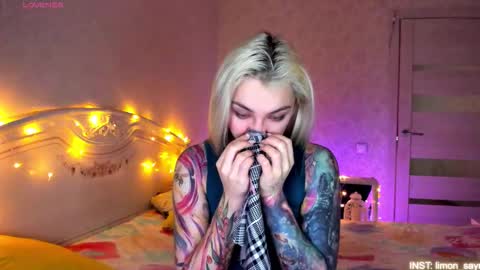 LilliMoore online show from March 14, 12:55 am