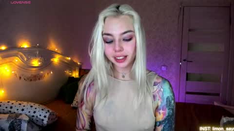 LilliMoore online show from April 5, 12:09 am