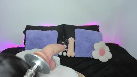 Lilly  online show from February 4, 3:44 am