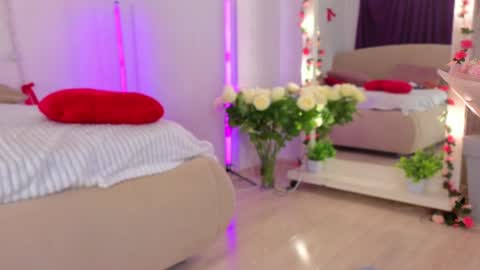 lilly_lux online show from April 10, 4:13 pm